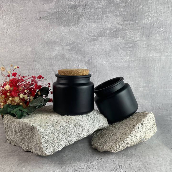 Черная матовая банка с  корковой крышкой 100 мл